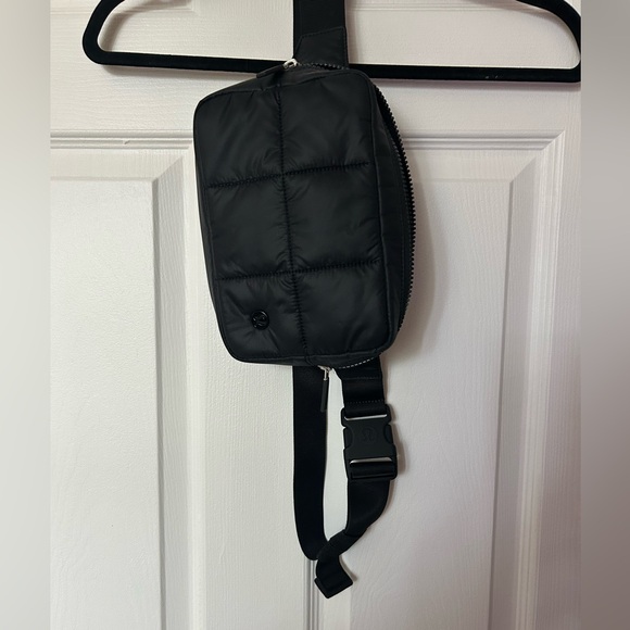 NWOT Lululemon Quilted Fanny Pack/Crossbody Bag - Black - Picture 3 of 7